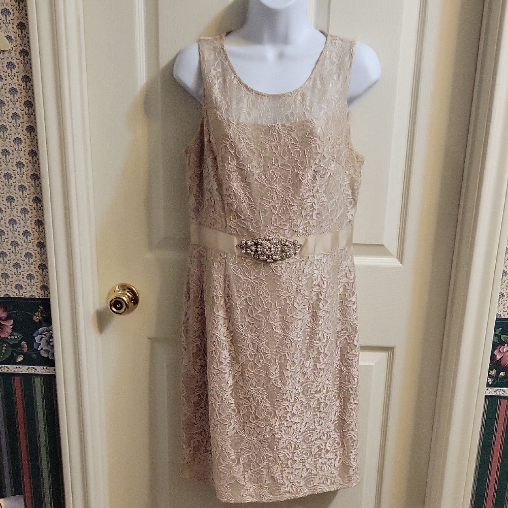 Jessica Howard Lace Dress - Tan